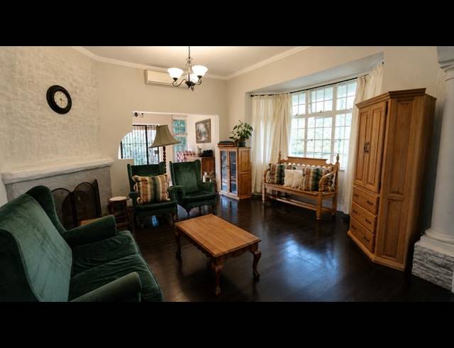 3 BEDROOM HOUSE FOR SALE IN PRESTBURY